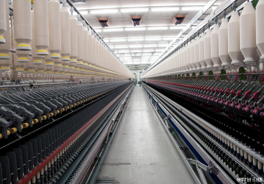 Rechargeable Heated Down Jacket Debuts at Expo, Asia-Pacific Market Debut